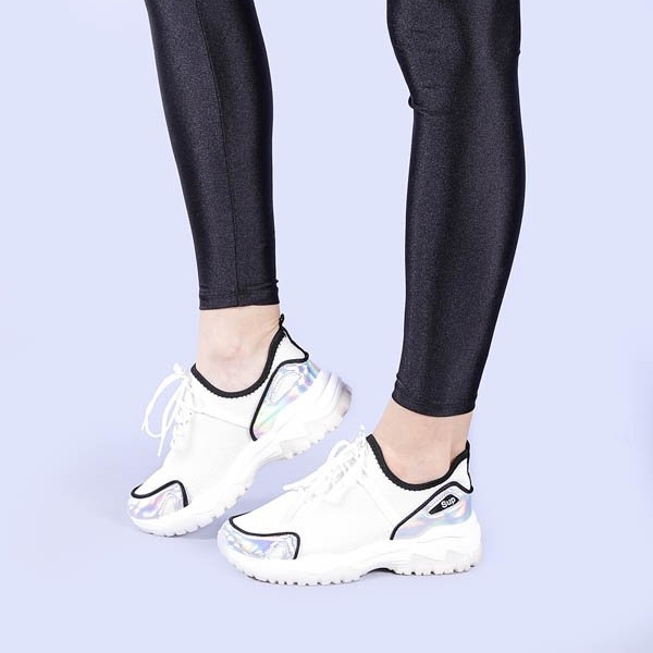 Γυναικεία αθλητικά παπούτσια Dana λευκά, 5 - Kalapod.gr